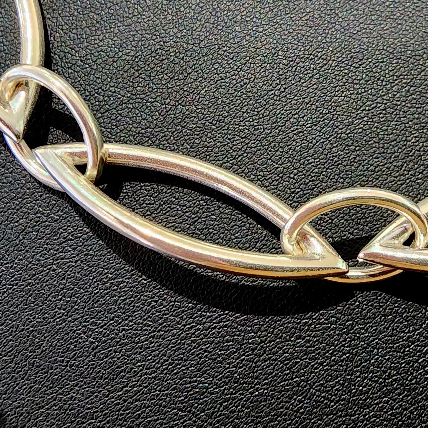 Heavy oval line necklace