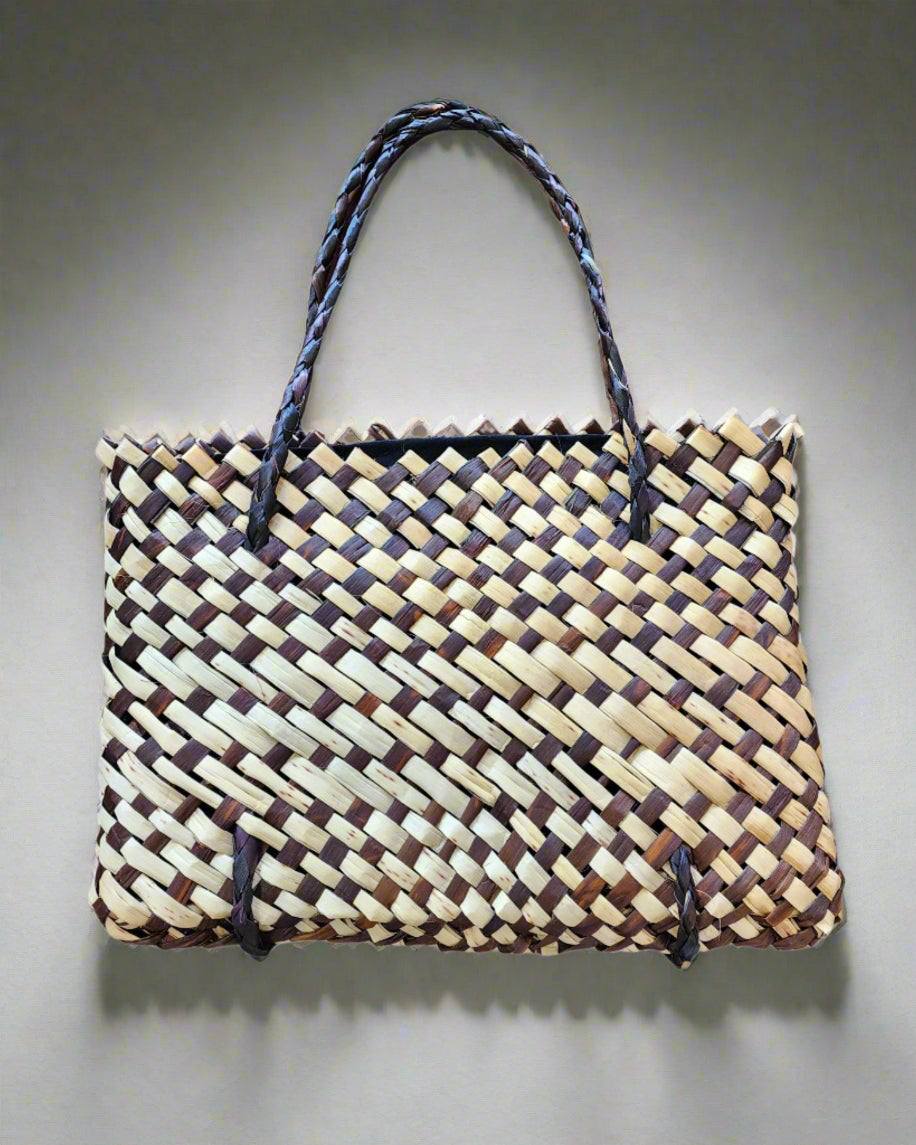 Harakeke Kete Large