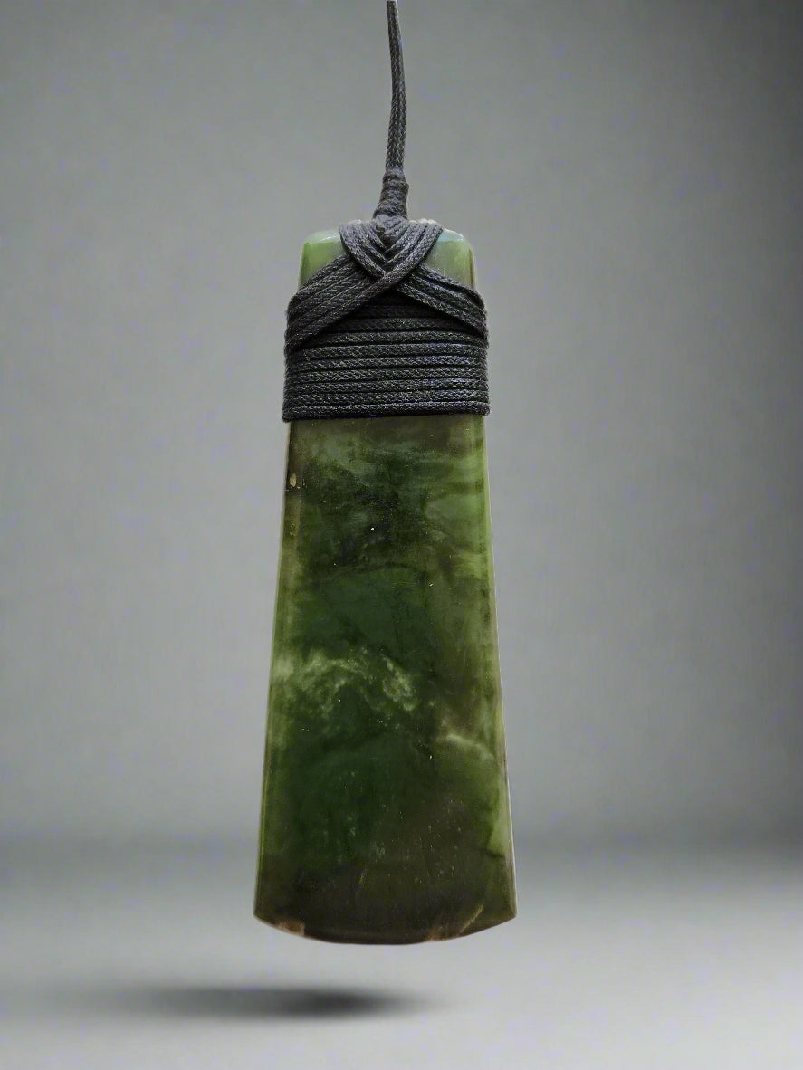 Large Toki Pounamu Pendant I