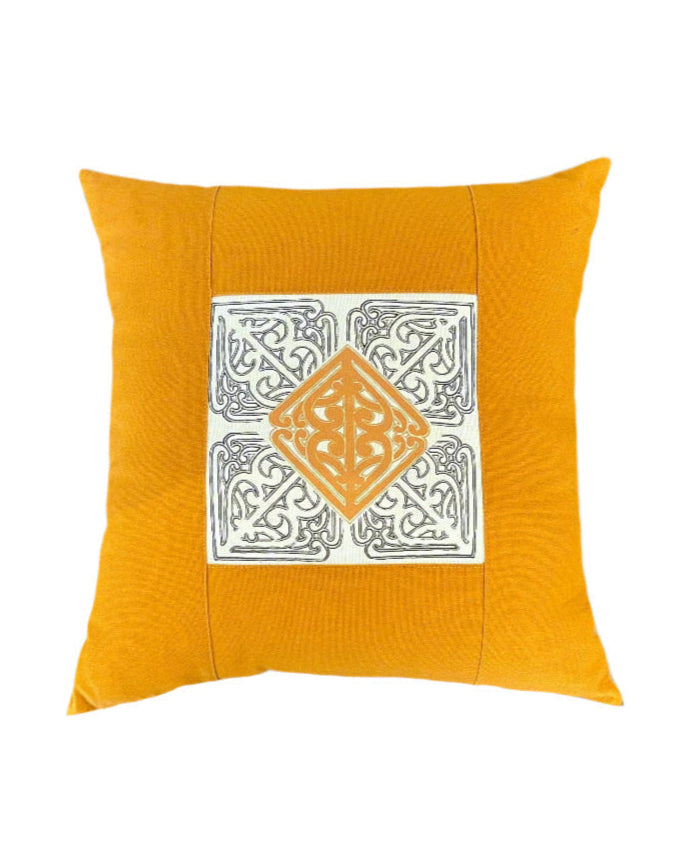 Pā o te hā Cushion in Gold