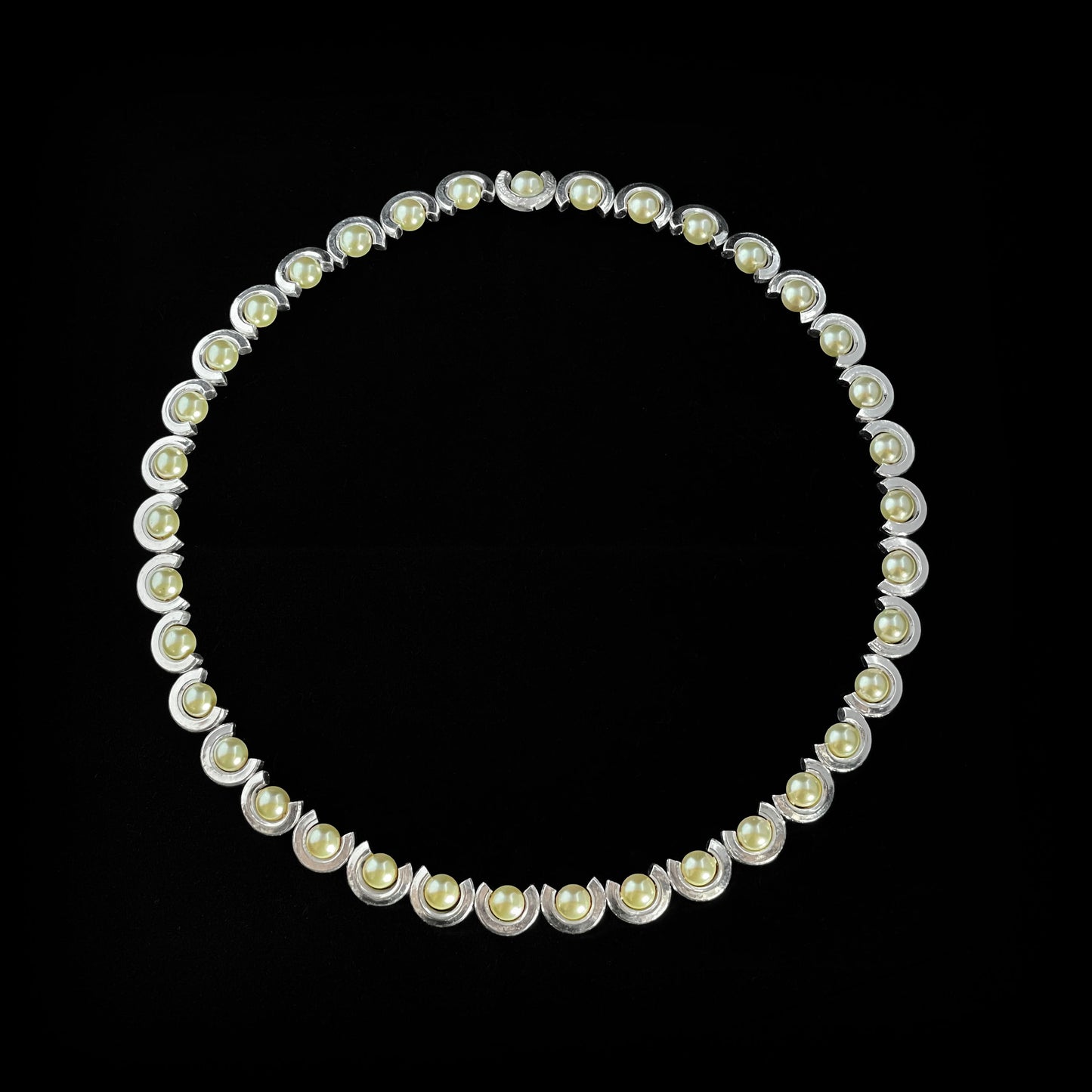 Tulip Pearl Necklace