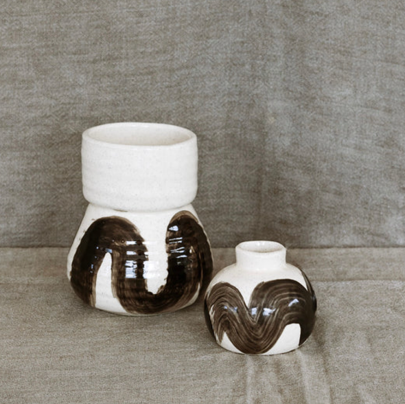 Modernist Vase in Black Oatmeal