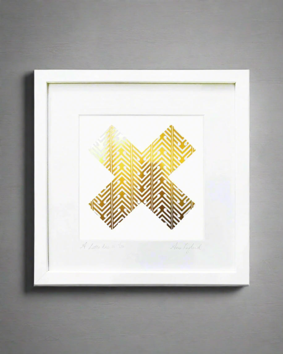 A Little Kiss II in Gold