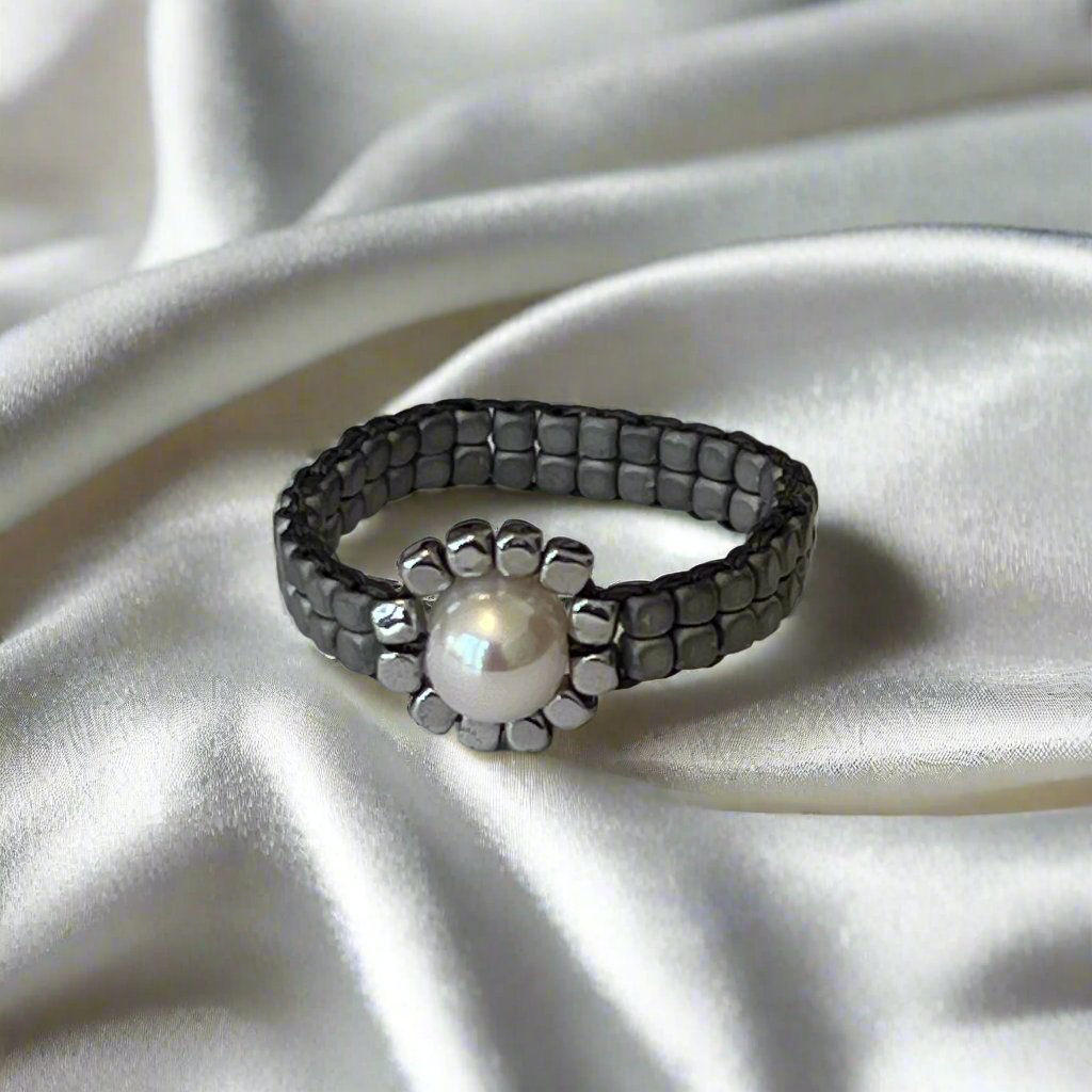 Hematite Pearl Daisy Ring