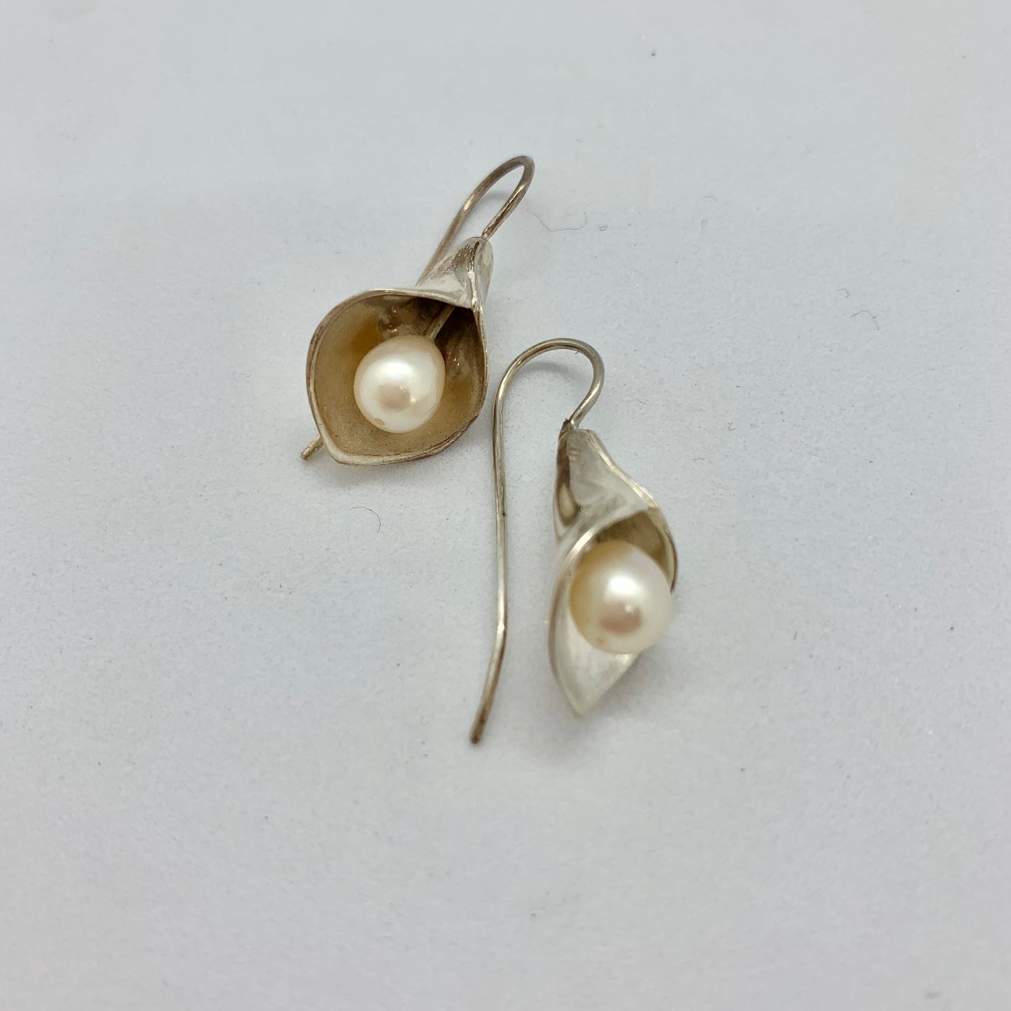 Small Lily Flowers with Pearl