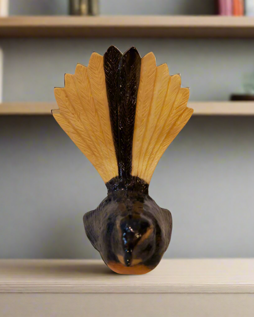 Sitting Fantail in Porcelian