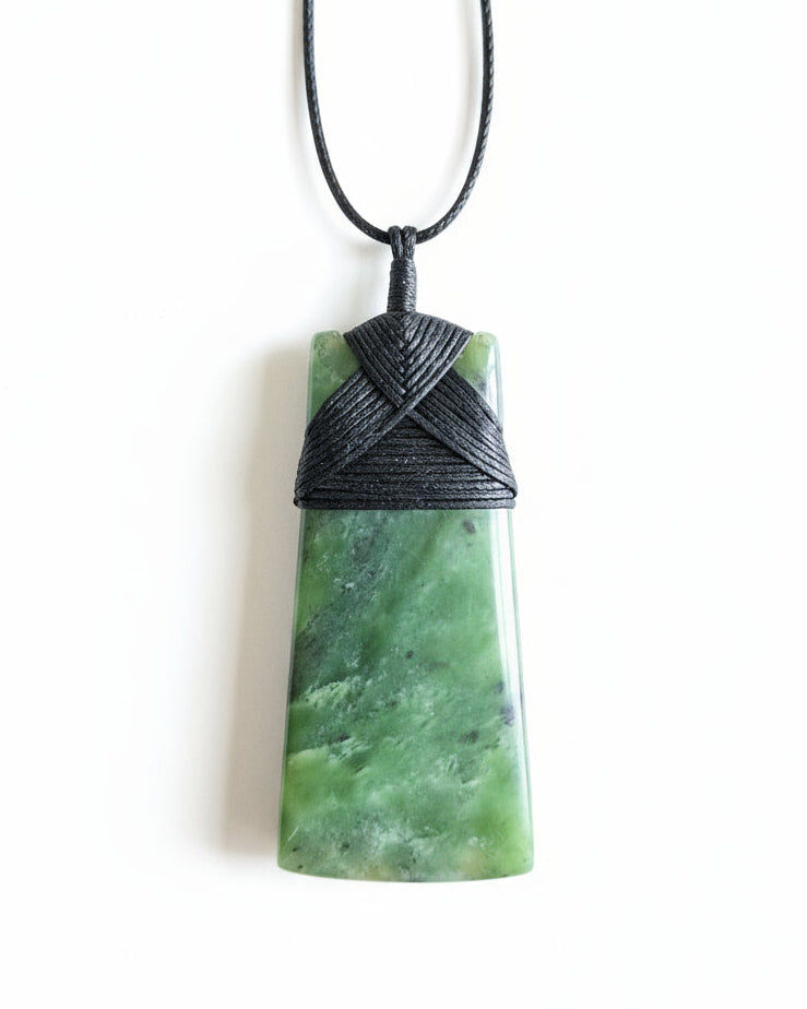 Toki Pendant - Pounamu & Paua