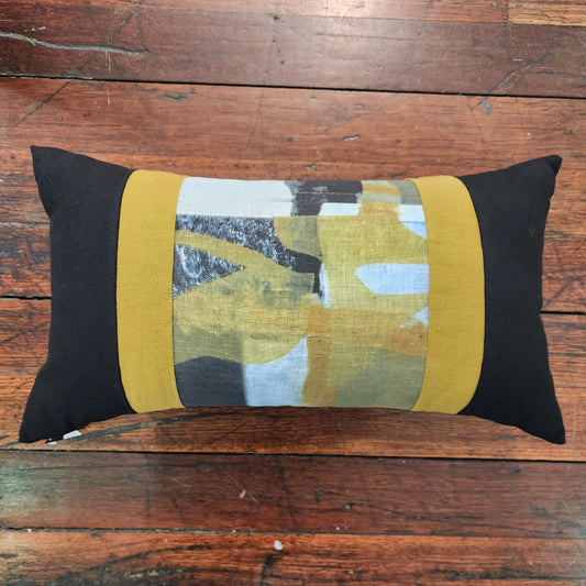 Cushion in Abstract Gold and Black