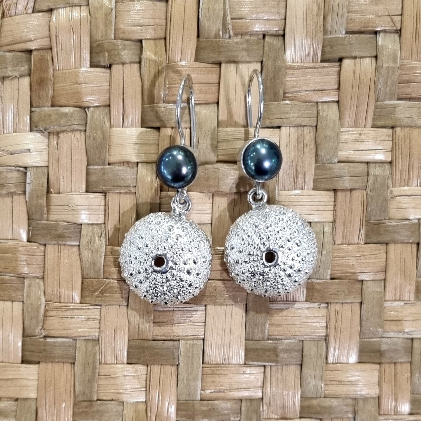 Kina pearl earrings