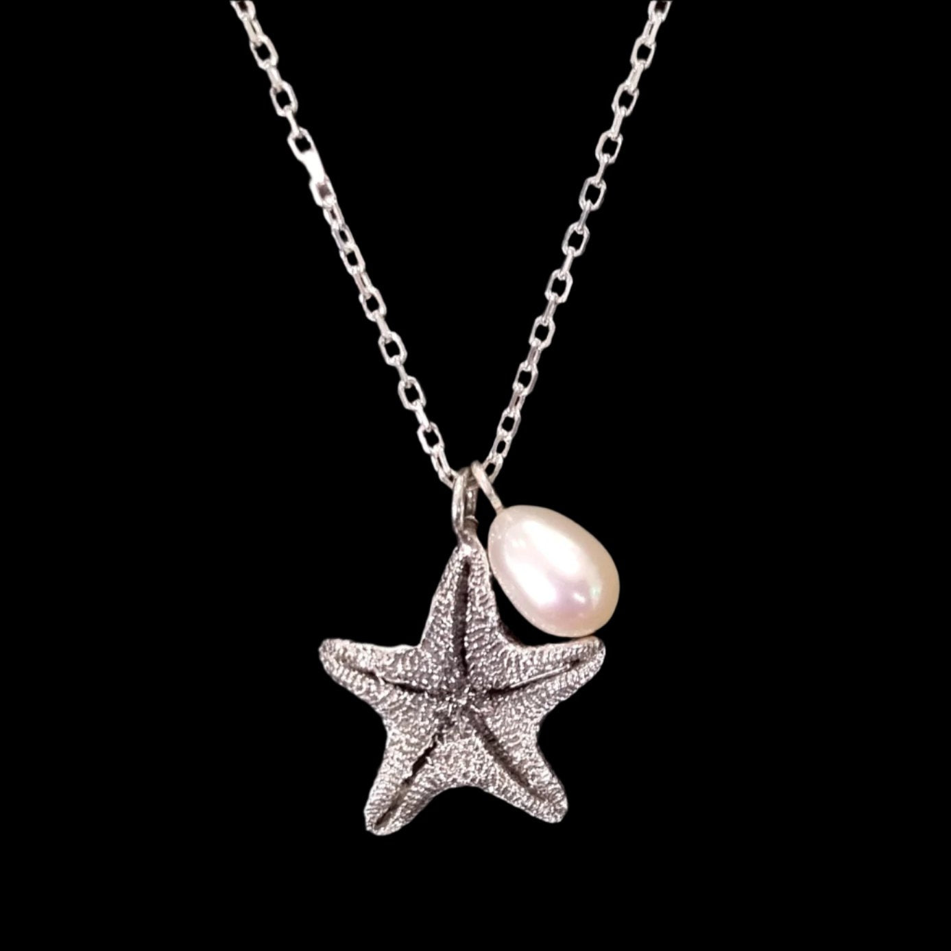 Starfish and Light Pearl Necklace