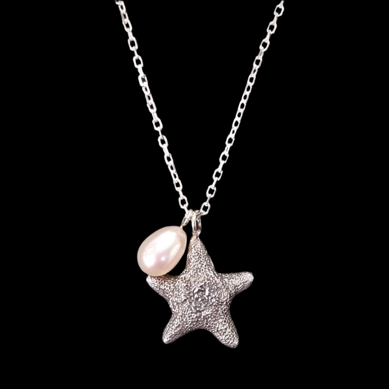 Starfish and Light Pearl Necklace