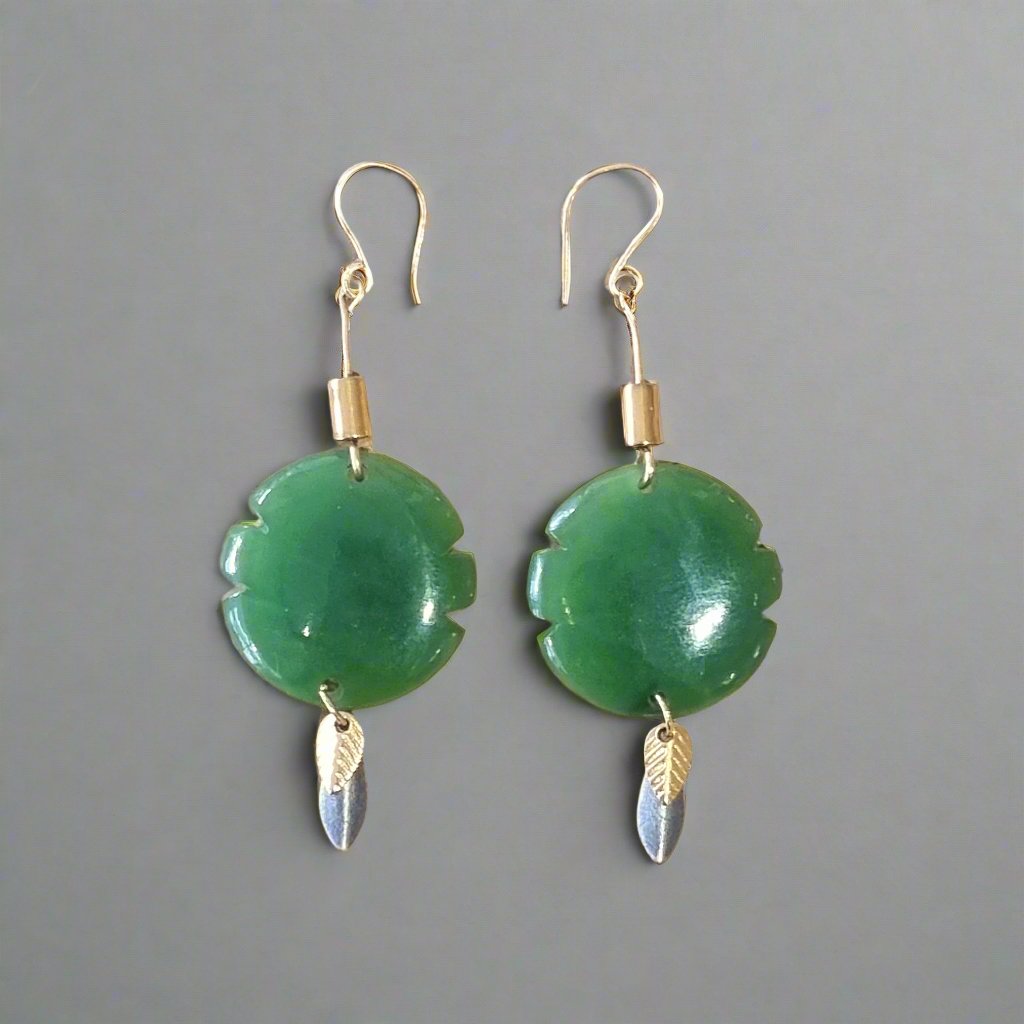 Pounamu Earrings - Round with leaf detail