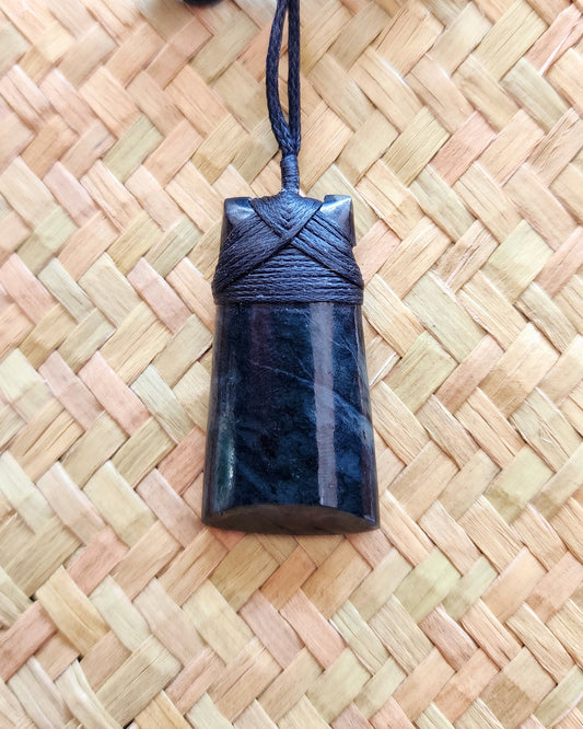 Small Toki dark pounamu