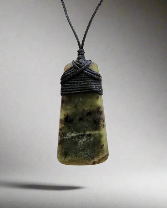 Small Toki Pounamu Pendant I