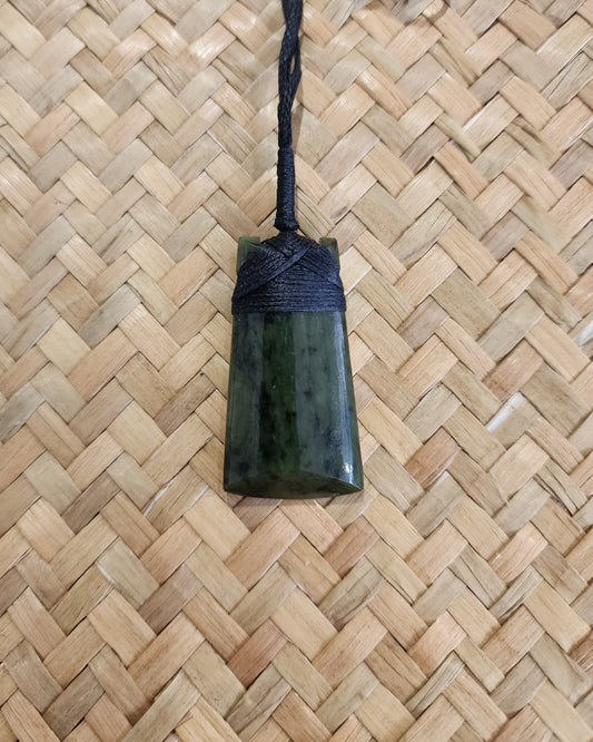 Small Toki 4cm Pounamu Pendant