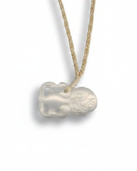White Chrysoberyl Hei tiki