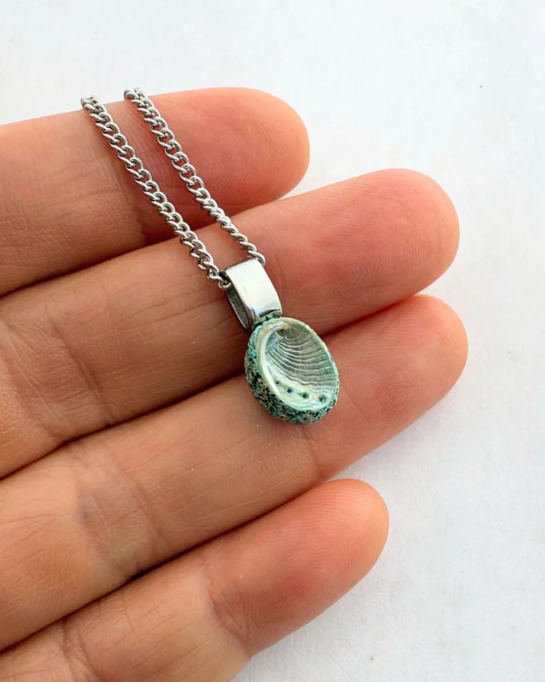 Small Beachsand Pāua Shell Necklace