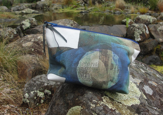 Pouches by Deep Green Inc