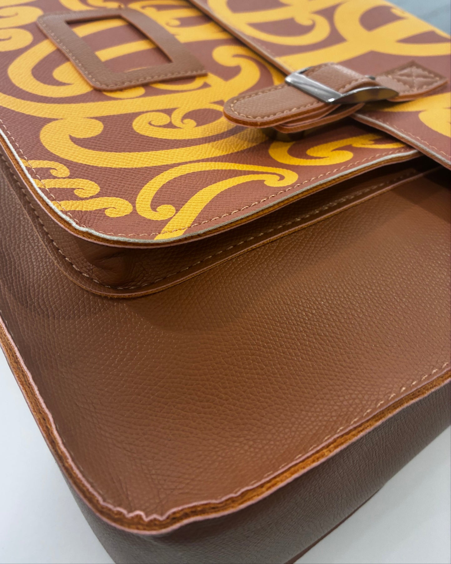 Hine-ahu-one Messenger Bag