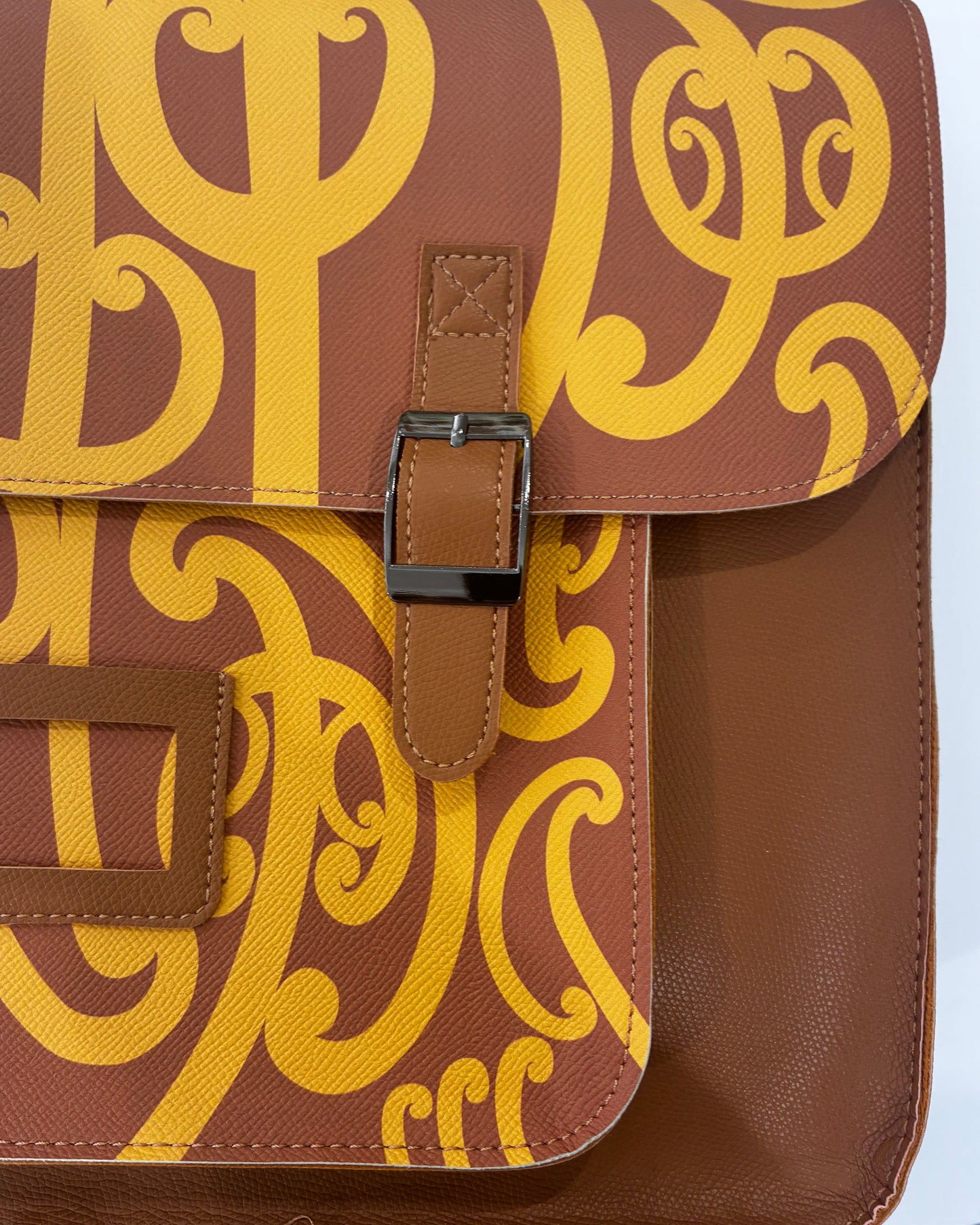 Hine-ahu-one Messenger Bag