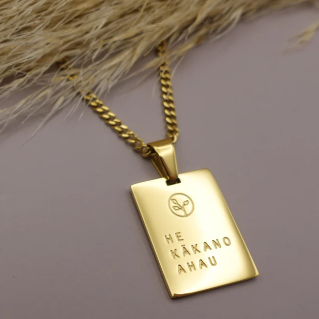 He Kakno Ahu Necklace in Gold or Silver