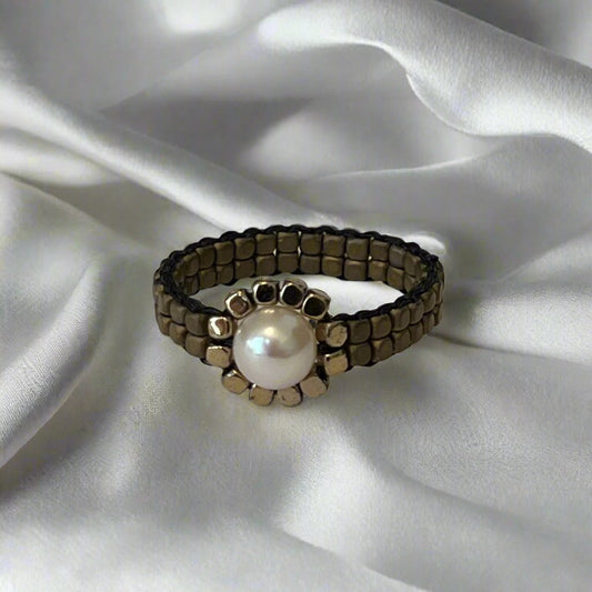 Hematite Pearl Daisy Ring