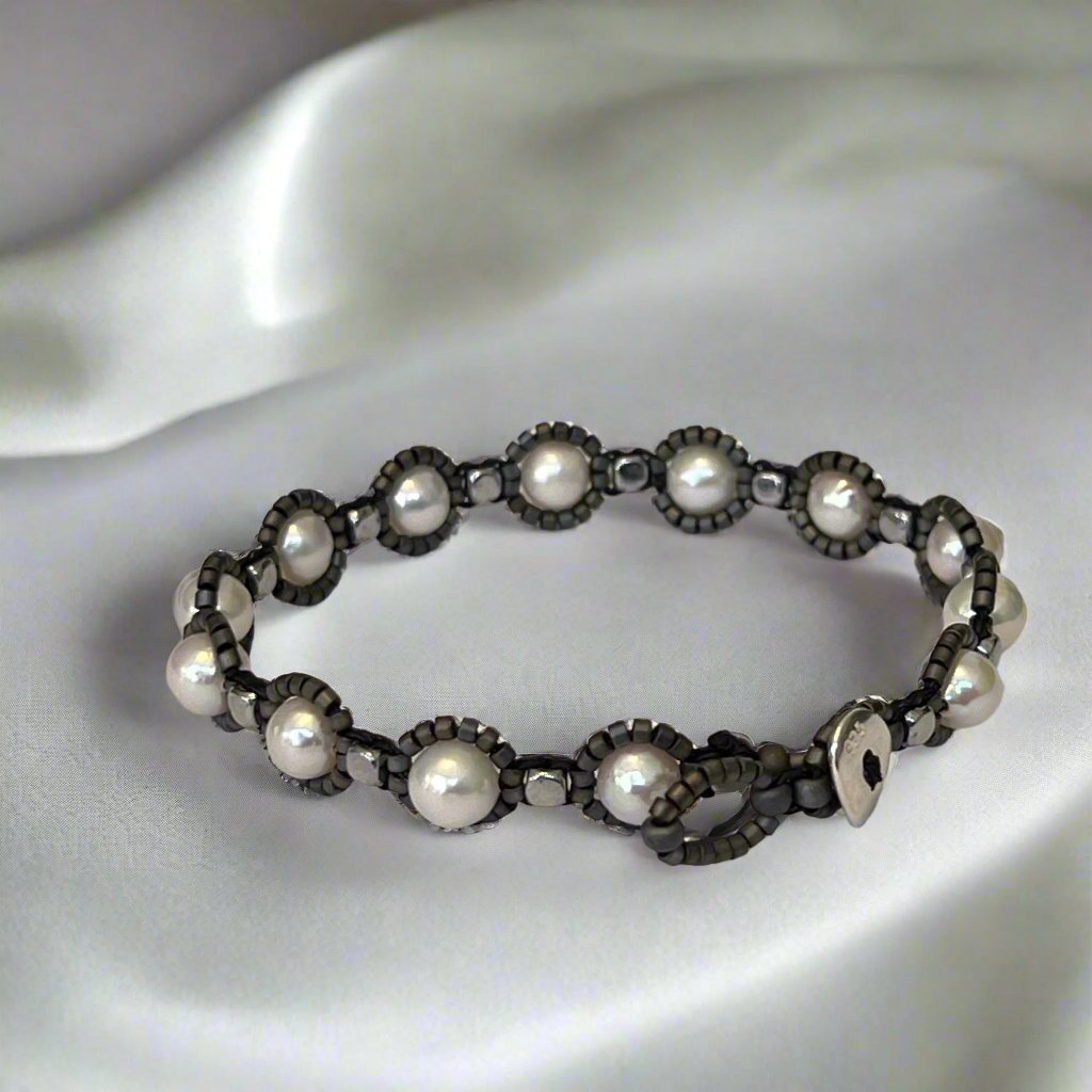 Pearl Daisy Bracelet