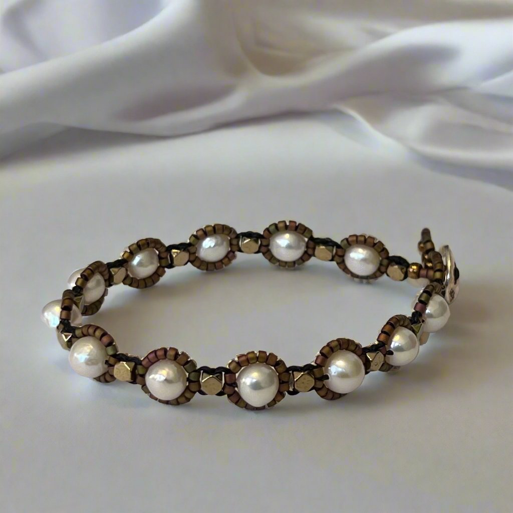 Pearl Daisy Bracelet