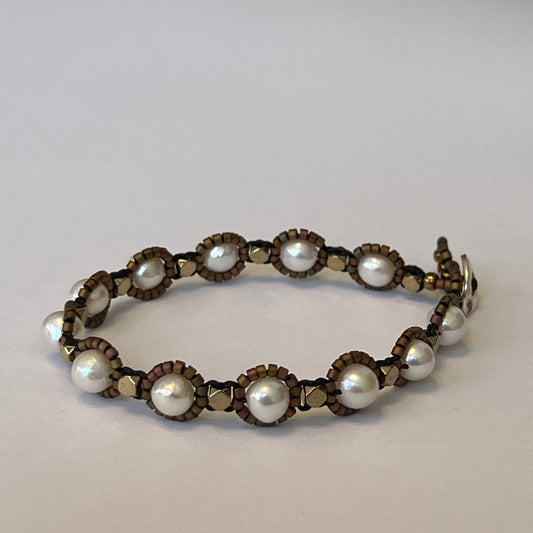 Pearl Daisy Bracelet