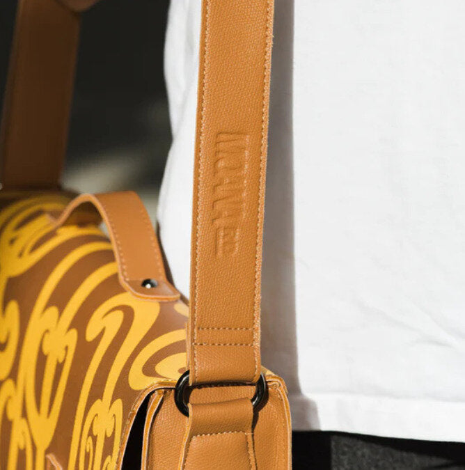 Hine-ahu-one Messenger Bag