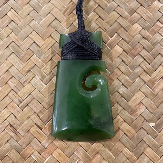 Toki with koru - Pounamu